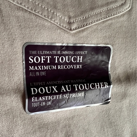 Gloria Vanderbilt - Amanda Jeans - Picture 11 of 14